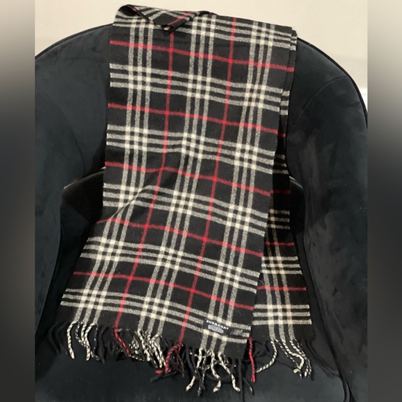 Vintage Burberry Black and Red Nova Check Scarf